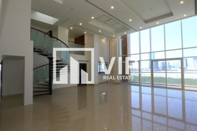 Huge 5BR Duplex | Private Bar