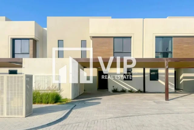 3BR End Unit Townhouse | Single Row