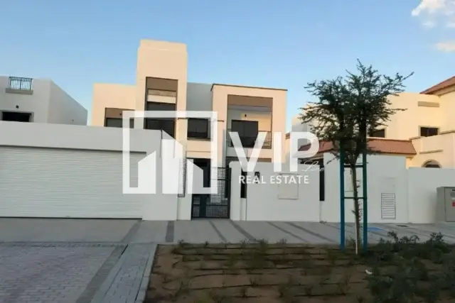 4BR+M Villa – Private Pool