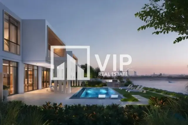 Luxury Beachfront 4BR Villa – Single Row